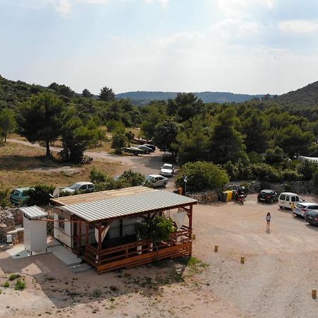 Mobile Home Tomic Tisno Luaran gambar