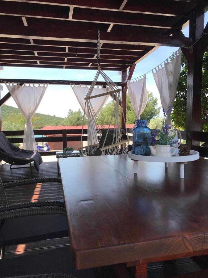 Mobile Home Tomic Tisno Luaran gambar