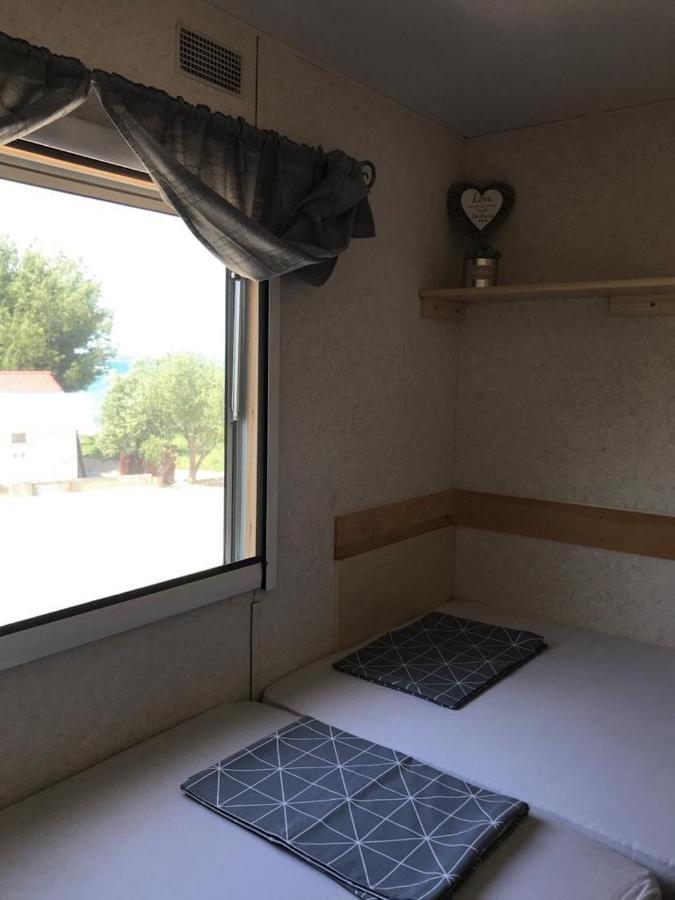 Mobile Home Tomic Tisno Luaran gambar
