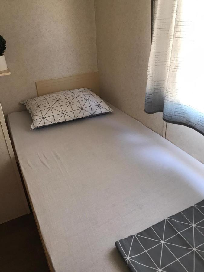 Mobile Home Tomic Tisno Luaran gambar