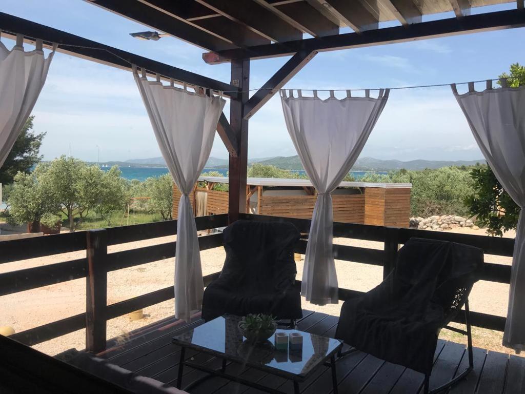 Mobile Home Tomic Tisno Luaran gambar