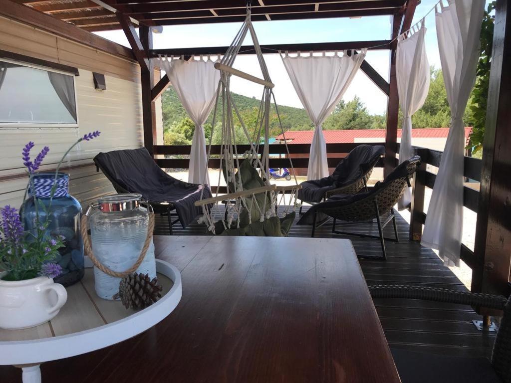 Mobile Home Tomic Tisno Luaran gambar