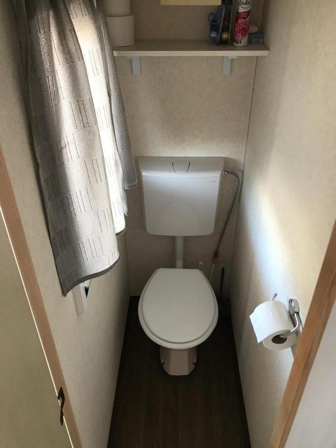 Mobile Home Tomic Tisno Luaran gambar